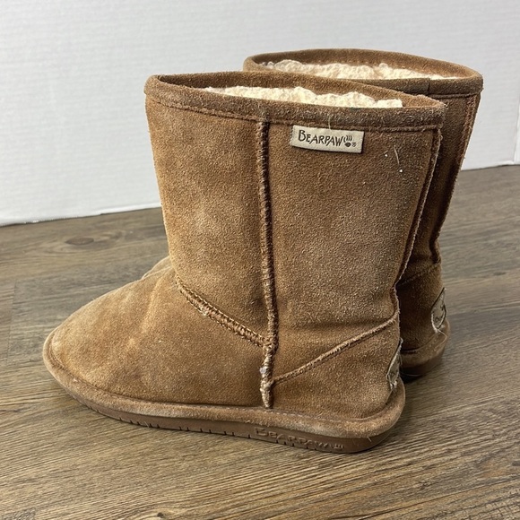 BearPaw Girls Emma Short Sheepskin Suede Sherpa Lined Boots, size Big Girls 3 - Picture 6 of 10